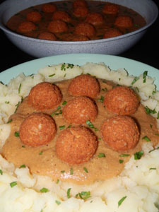 kroglice-z-zelenjavno-omako