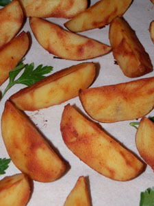 pečen-krompirček-z-žar-omako